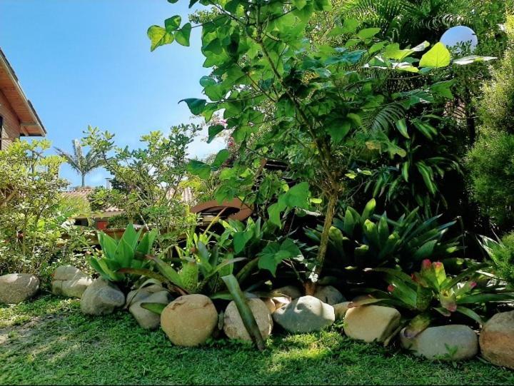 Villa Josefa - Chale Completo Com Piscina E Churrasqueira Прая-ду-Роса Екстер'єр фото